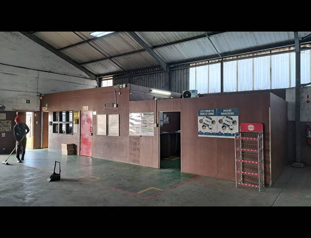 438M² WAREHOUSE TO LET IN HILLVIEW